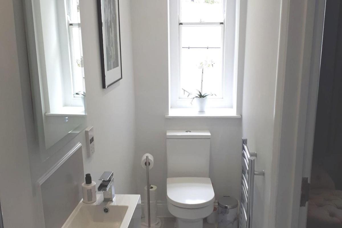& Stylish Apartment, Free Parking Plymouth