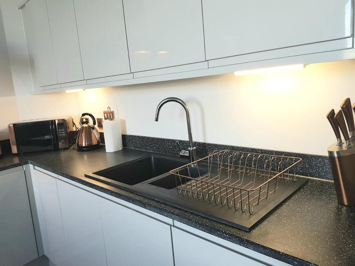 & Stylish Apartment, Free Parking *